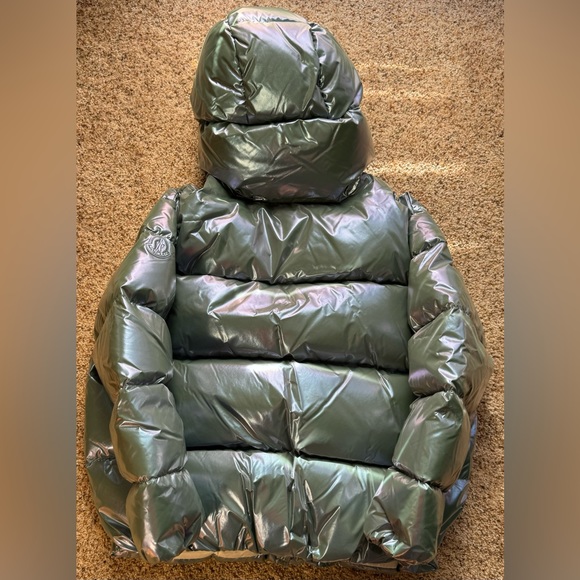 NWT Moncler Frasne Short Down Jacket - 700 Iridescent Blue - Picture 9 of 16